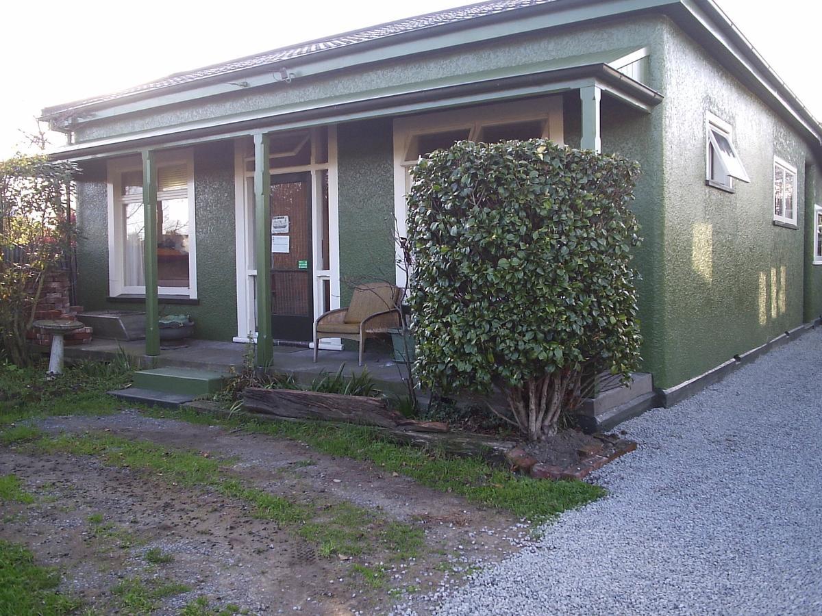Avon City Backpackers Christchurch Exterior photo